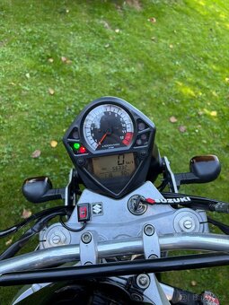 Suzuki SV650N - 5