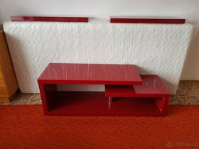Červený TV stolek + 2 červené police na zeď - 5