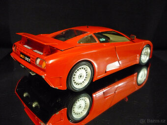 Bugatti EB110 červené Bburago 1/18 - 5
