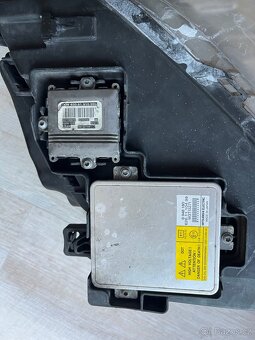 Pravý bixenon Volvo V70 III - 5