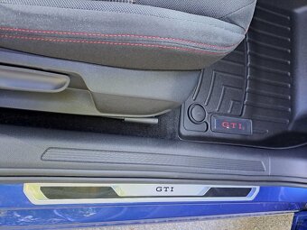 Autokoberce WeatherTech na VW Polo AW - 5