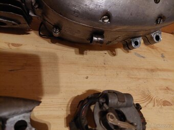MOTOR JAWA PIONÝR TOP STAV A VELKÉ MNOŽSTVÍ NÁHRADNÍCH DÍLŮ - 5