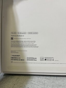 MacBook Air 15” M4 (2024) Top stav - 5
