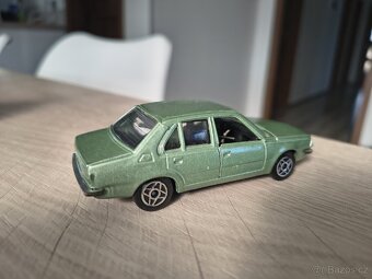 Model solido Renault 18 - 5