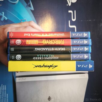 Prodám PlayStation 4 Pro 1TB s hrami - 5