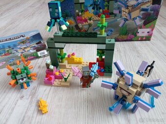 LEGO Minecraft 21180 Bitva se strážci - 5