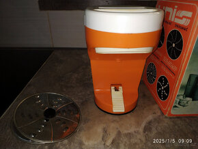 Ruční universální kráječ, strouhač UNIS. Retro. - 5