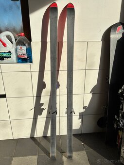 Atomic ATC 1 Twincap – sjezdové lyže 177 cm + vázání Marker - 5