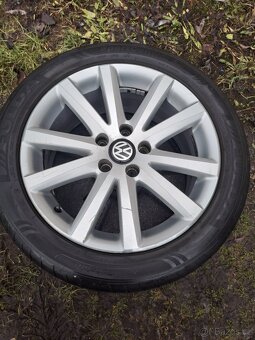 Alu kola 5x112 originál VW 235/45  R17 - 5