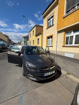 Opel Astra Sport Tourer 2012 - 5