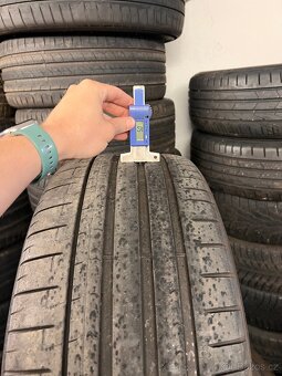 Prodám letní pneu 245/35 r20 a 305/30 r21 - 5