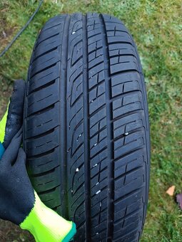 Gumy 185/65 R15 Barum - 5