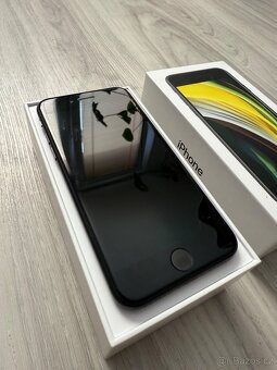 IPhone SE 128 GB černý - 5