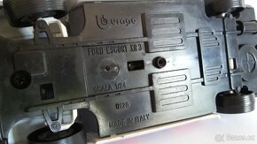 Starý model Bburago 1:24 Ford Escort XR 3 - 5