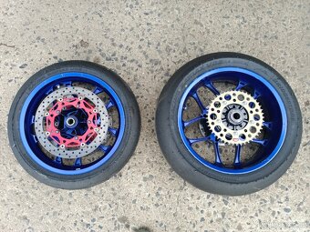 Kola Yamaha R1 - 5