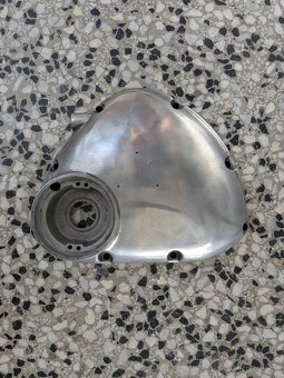 Kryty motoru na Triumph 650 - 5