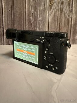 Sony a6500 + 4 baterie - 5