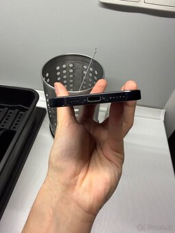 iPhone 15 - černý 128gb 76% - 5