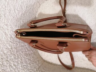 Nádherna kabelka Guess Luxe - 5