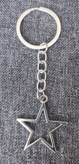 Různé nové klíčenky . - 5