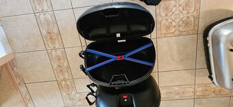 3x kufr Givi a páteřák - 5