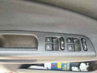 Prodám na dodělání nebo na díly plně funkční škoda octavia 1 - 5