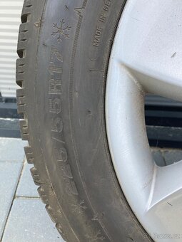 Prodám zimní kola DUNLOP 225/55 R17 - 4ks - 5