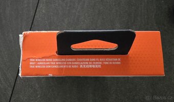 JBL Tune Buds 2 bezdrátová sluchátka černá - 5