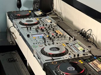 Pioneer CDJ 2000 -4 kusy + djm 2000 soft Nexus - 5