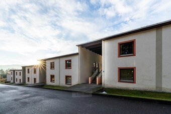 Prodej velice prostorného OV bytu 2+kk, 68 m2, s balkonem a  - 5