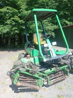 Vřetenová sekačka John Deere. - 5