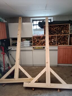 Vzpěry nad vyvýšené záhony nebo masivní dřevěný sušák - 5