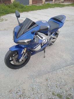 Yamaha YZF -R1 - 5