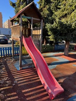 Dětské hřiště se skluzavkou - 5