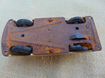 Autíčko bakelit - 5