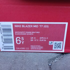 Nike blazer mid 77 white safety orange GS - 5