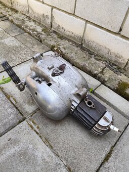 Motor Jawa 555 - 5