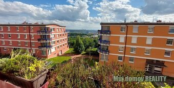 Pronájem slunného bytu 3+kk, 83 m s balkonem, garáží a komor - 5