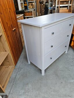 KOMODA IKEA HEMNES 2 MĚSÍCE STARÁ - 5