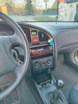 Hyundai Elantra 1.6i/2003 - 5