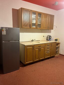 PRONÁJEM 2 + 1 v centru Holic - 5