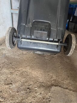 Plastová popelnice 360l - 5