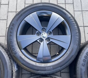 Superb - 17 Triton + letní 215/55 R17 Good Year - 5