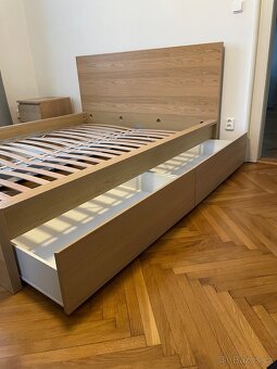 Postel IKEA 160x200 cm + noční stolek - 5