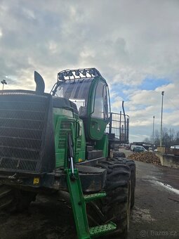 Vyvážečka John Deere 1510e - 5