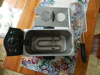 FRITÉZA NA SMAŽENÍ HRANOLKŮ A JOGURTOVAČ - 5