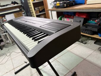 Roland EP-760 Digital Piano - 5