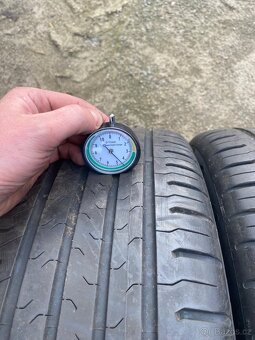 Pneu 215/55 R17 - 5