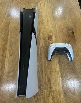 PlayStation 5 Slim - 5