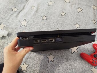 Herní konzole PlayStation 4 - 5